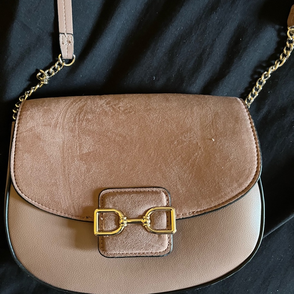 Elegant Tan Leather Shoulder Bag